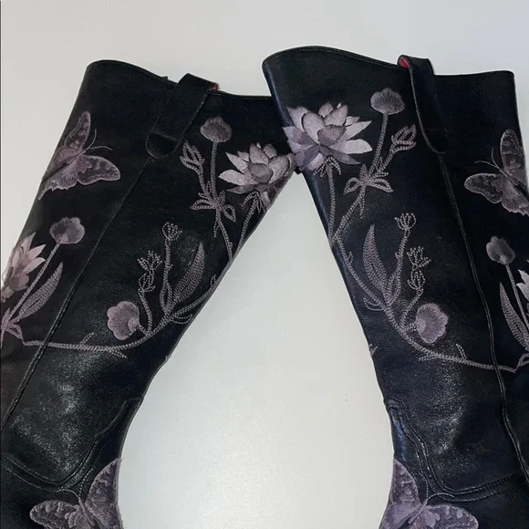Beverly Feldman Floral Embroidered Black Boots - Picture 10 of 11